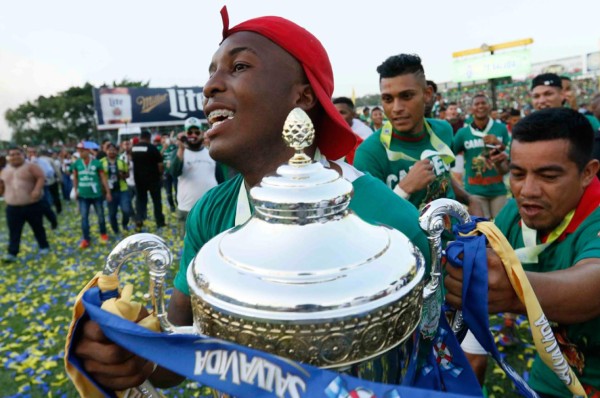 John Suazo confiesa que tiene contrato con Marathón: 'Me toca esperar si me quedo o me voy'