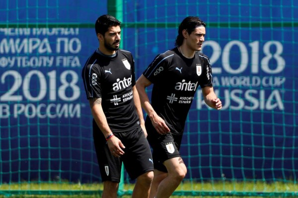 Luis Suárez-Cavani, la gran preocupación de Rusia
