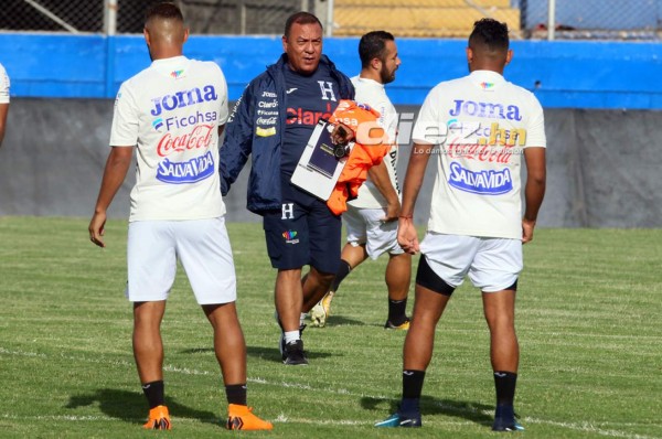 Tábora: 'Roger Espinoza está en disposición de asistir a la Selección'