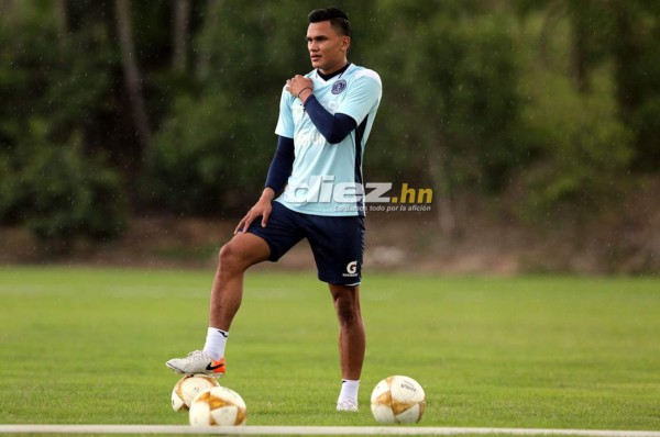 Torrencial aguacero: La lluvia inunda la sede de Motagua y retrasa su entrenamiento