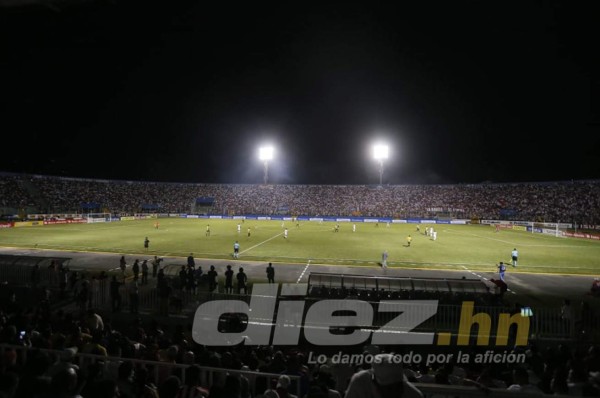 El espectacular Llenazo en el estadio Nacional en el Olimpia-Real España