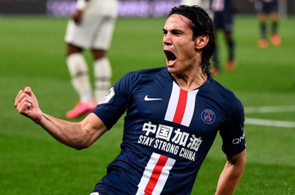 Le urge encontrar equipo: Edison Cavani, delantero uruguayo, se ofrece al Barcelona de Koeman