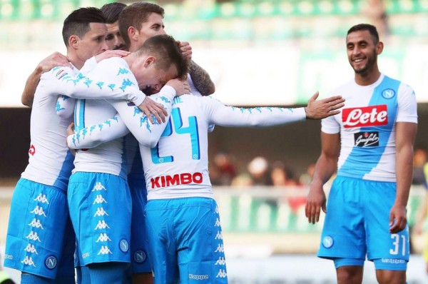 El Nápoles golea al Chievo tras la derrota del Bernabéu