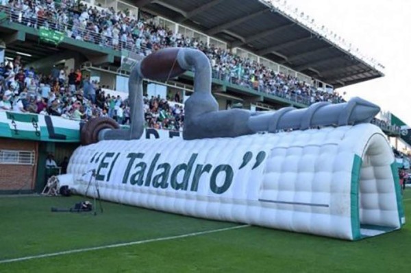 Los túneles de vestuarios más sorprendentes en el mundo del fútbol