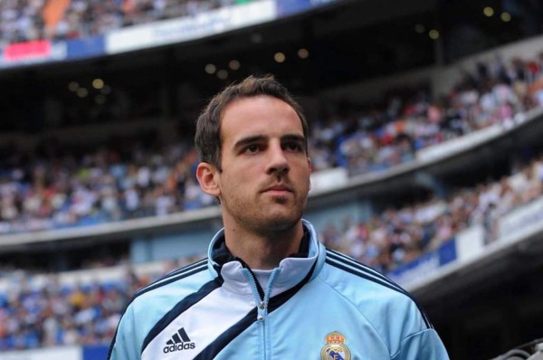 Registran casa de Metzelder tras ser acusado de traficar con pornografía infantil