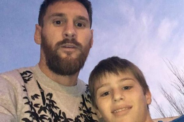 La sorprendente historia de la famosa selfie de Messi con un aficionado