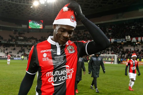 Balotelli, dispuesto a volver a jugar gratis en el Mánchester City