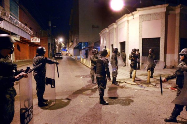 INFORME ESPECIAL: Toque de queda a partir de hoy es de 8 de la noche a 5:00AM