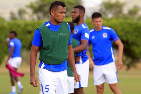 Ever Alvarado: 'Yo no entro en polémica, yo respeto a Diego Vázquez'