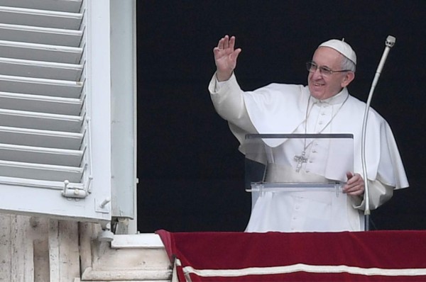 Hasta el Papa Francisco se une a la fiebre del Super Bowl