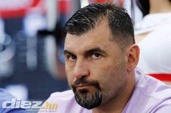 'Tato' García: 'Dos triunfos para el equipo campeón es muy pobre'