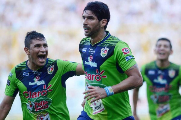 El 'hijo' que el 'Loco' Abreu dejó en El Salvador