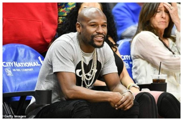 El increíble precio del reloj de Floyd Mayweather en un partido de NBA
