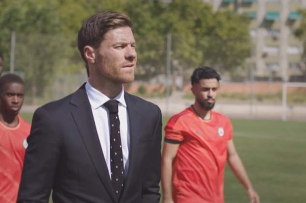 El ex jugador Xabi Alonso comienza su carrera de entrenador