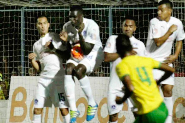 VIDEO: La polémica acción de Javier Estupiñán que Social Sol reclamó como penal