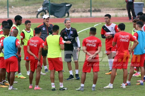 El Olimpia de Carlos Restrepo se fortalece para juego ante Platense