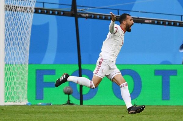 Irán derrotó a Marruecos con un autogol en el último minuto