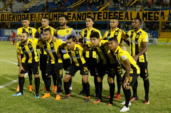 EN VIVO: Alineaciones de Real España y Tauro en Panamá