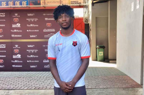 Hondureño Cristian Moreira será ascendido al primer equipo del Alajuelense