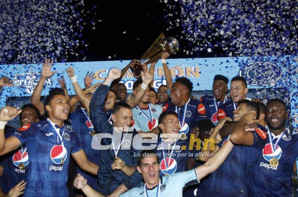 ¡EQUIPAZO! El 11 ideal de todos los tiempos del Club Motagua, según Lin Zelaya