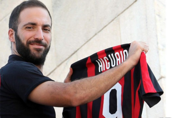 Higuaín: 'En el Chelsea solo me quería Sarri y en el Milan, todos'