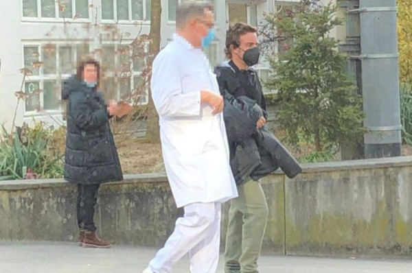 Fernando Alonso sale del hospital luego de sufrir una fractura de mandíbula tras ser atropellado