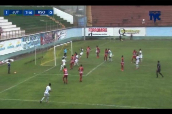 VIDEO: El golazo de tiro libre de Víctor Moncada al Real Sociedad