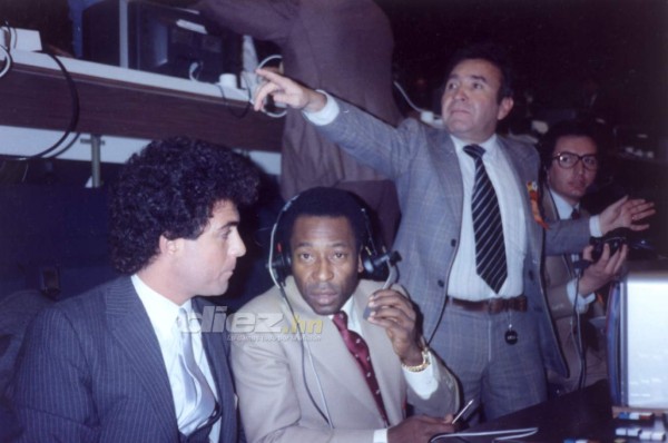 Las fotos inéditas de Salvador Nasralla de niño junto a su madre y en facetas de su vida profesional