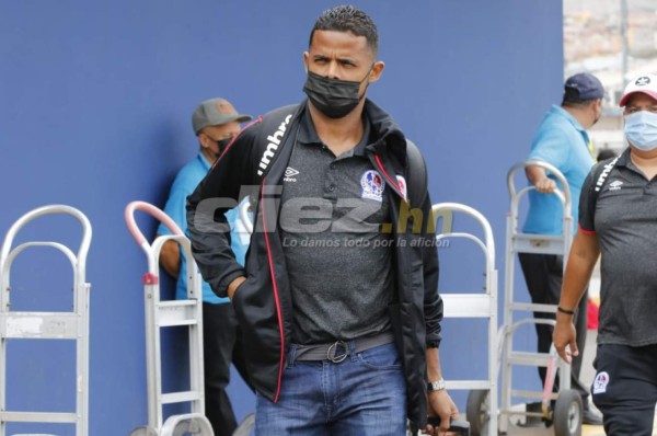 Con 14 bajas, dos prestados y un ex Real de Minas: El Olimpia que Troglio confeccionó para llevarse a la gira por USA