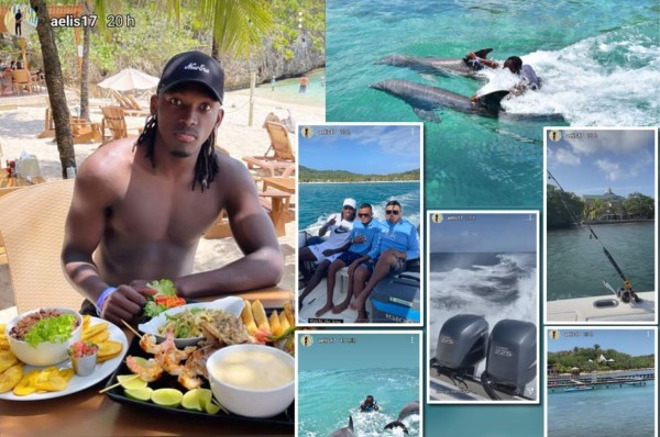 ¡Nadando con delfines! Así disfruta Alberth Elis en Roatán antes de sumarse a la Selección de Honduras