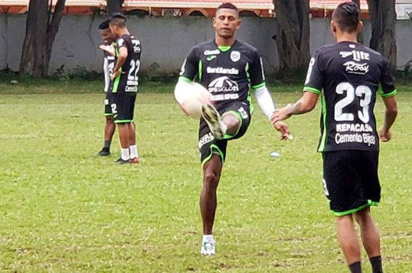 Carlo Costly ya realizó su primer entrenamiento con el Marathón