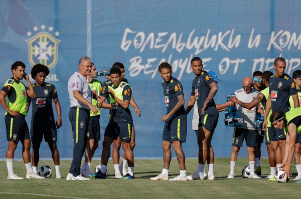 Tite confirma once titular de Brasil para enfrentar a Suiza en su debut en el Mundial de Rusia