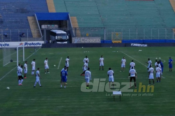 La Selección de Honduras inicia sus trabajos con ocho legionarios
