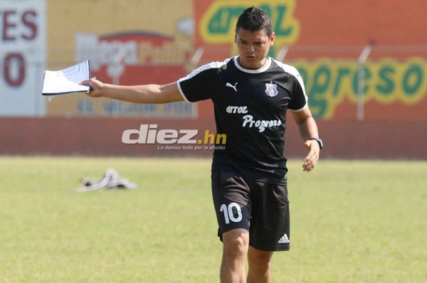 Diego Vázquez anuncia fichajes, Nicolás Suazo vuelve a la Liga y hondureño se va a África Oriental