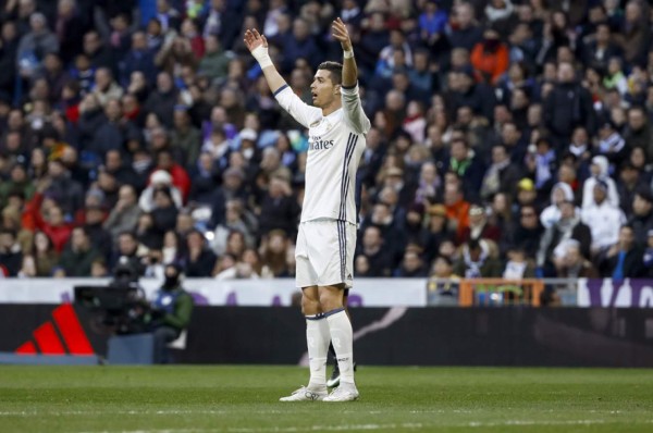 Cristiano Ronaldo y su frustración en el partido ante Málaga.