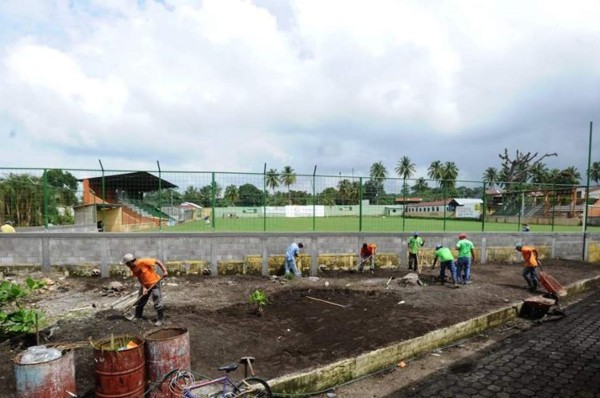 Los feos y raros estadios en El Salvador, Nicaragua y Guatemala