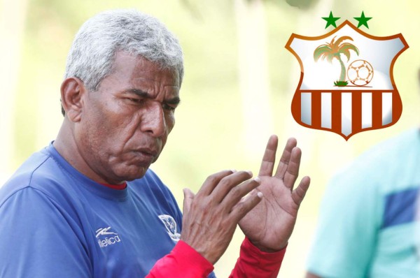 El entrenador Héctor Castellón ameneza con marcharse del Vida