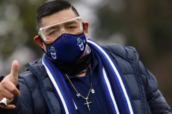 Diego Maradona, aislado por contacto estrecho con un posible contagiado de coronavirus