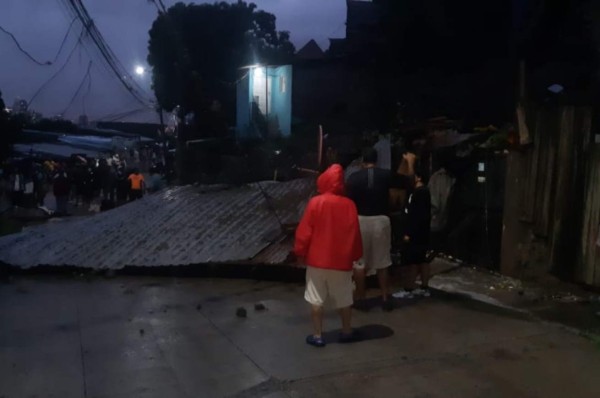 Inundaciones, derrumbes y caos vial provocan fuertes lluvias en varias zonas en Tegucigalpa