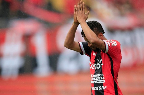 Atacan a balazos en Jamaica a excompañero del hondureño Alex López en el Alajuelense