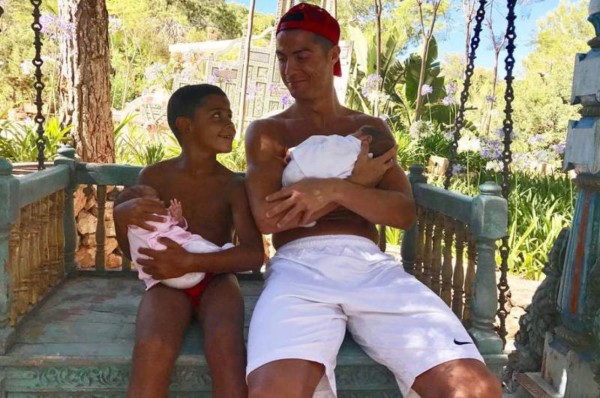 Modelo rusa confiesa haber tenido un encuentro secreto con Cristiano Ronaldo