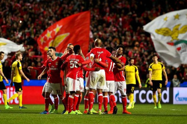 Mitroglou deja más cerca al Benfica de cuartos de final de Champions