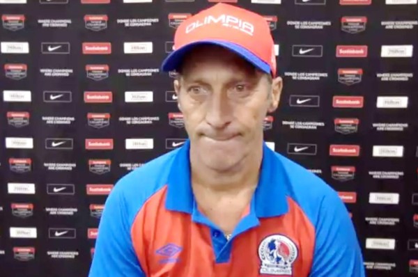 Pedro Troglio lloró con el triunfo de Olimpia en el Azteca: 'Dejamos bien parado al fútbol de Honduras'