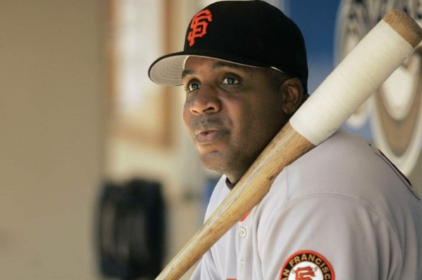 Barry Bonds podría ser contratado por Miami