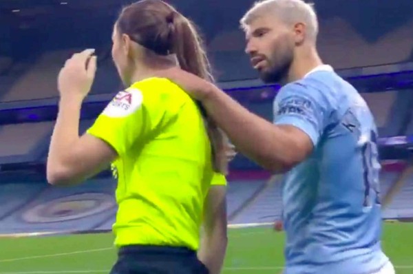 Pep Guardiola sale en defensa del 'Kun' Agüero después de su contacto con una mujer árbitro