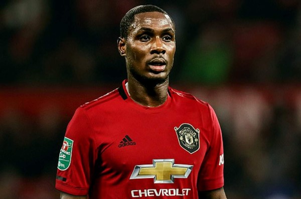 Por temor al coronavirus, el Manchester United aparta a Ighalo de sus compañeros