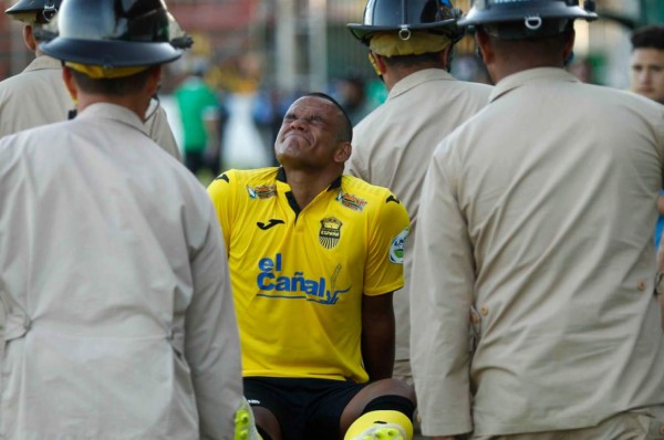 ¡BAJA! Rony Martínez no estará contra Juticalpa y Vida por un golpe en la rodilla