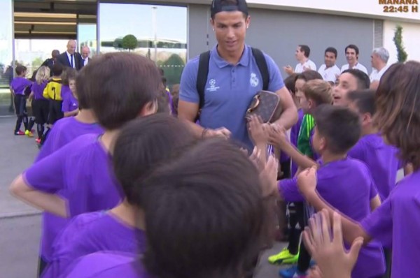 Las imágenes que no se vieron por tv: La bronca de la barra del Bayern en el Bernabéu