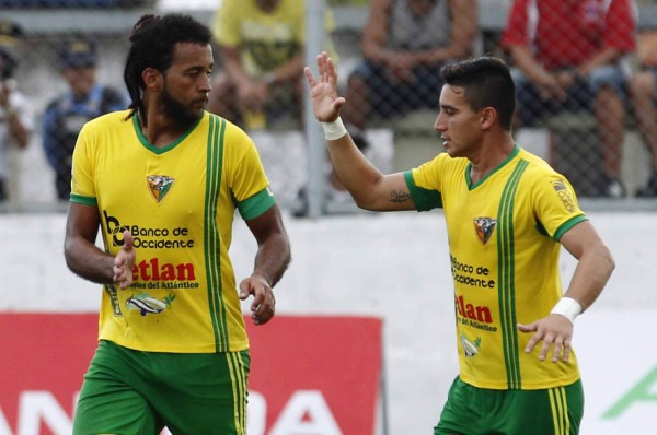 VIDEO: El Social Sol se aferra a la fe y así se arrodillaron en el Excélsior