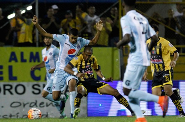 Con polémica, Real España empata al Motagua in extremis